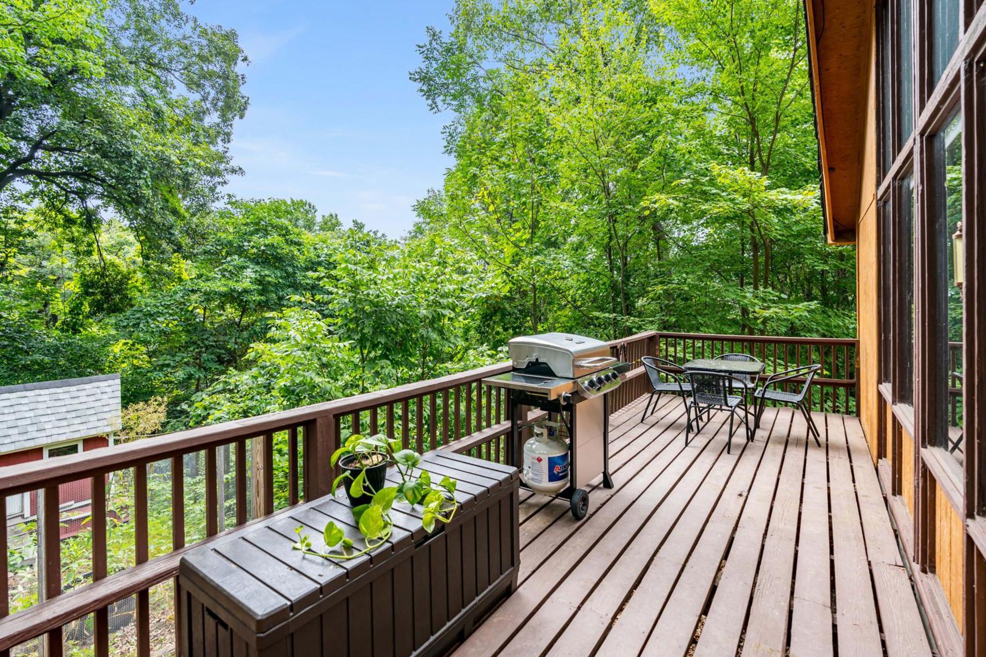 Quaint Loft Cabin W Hot Tub, Firepit, Deck & Grill Hedgesville المظهر الخارجي الصورة